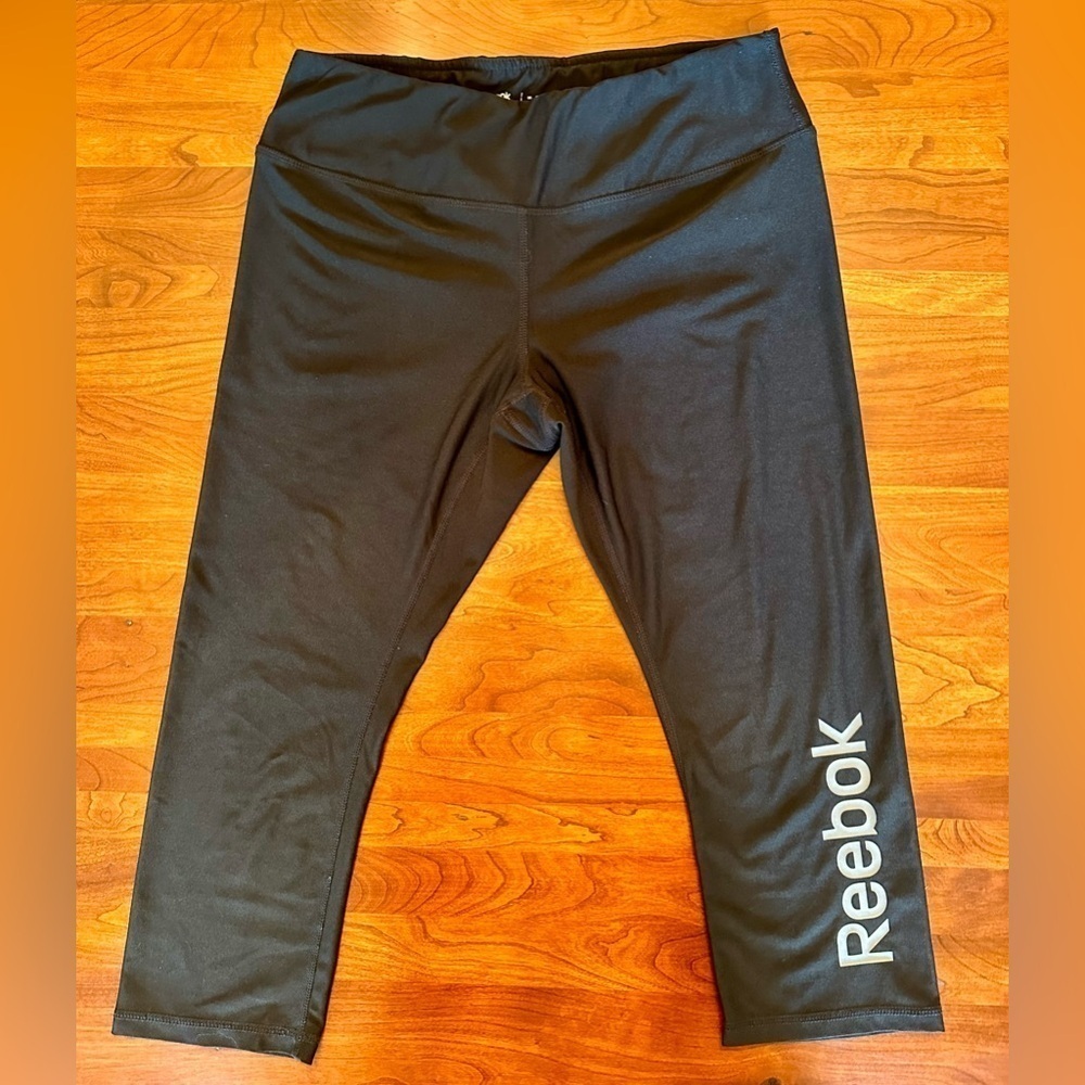 Reebok Medium Cropped Black Leggings